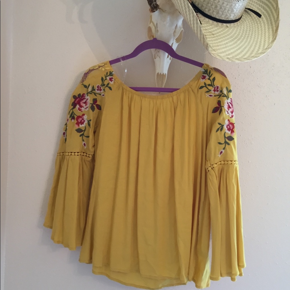 Yellow umgee USA small off the shoulder top